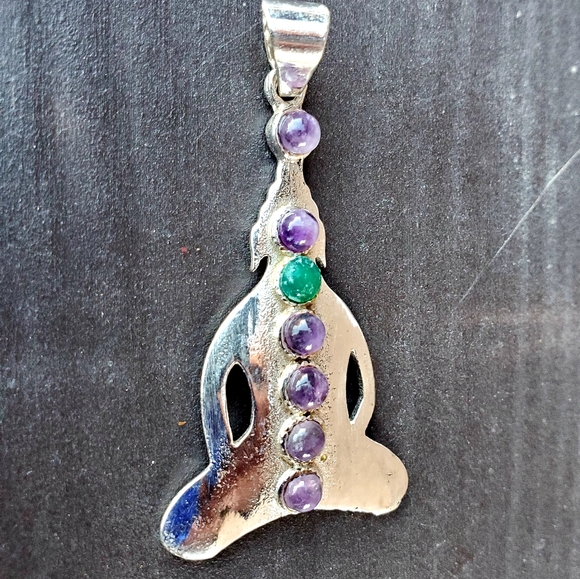 New Amethyst and Green Onyx Buddha Chakra Pendant. - Picture 3 of 5